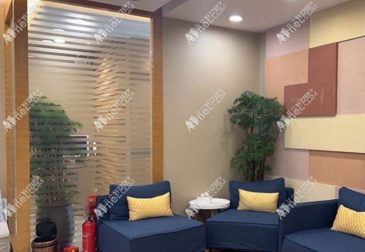 深圳宝安隐适美正品认证医院_深圳隐适美口腔门诊部_深圳隐适美矫正大概多少钱